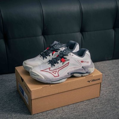 Core Private Mizuno Wave Lightning Z8 Comfortable, Non-Slip And Wear-Resistant L