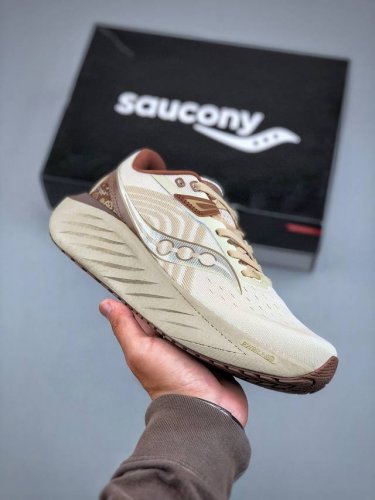 saucony Triumph 22 Saucony Triumph 22 Flagship Cushioning Running Shoes Have