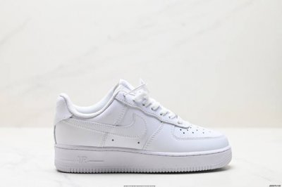 Authentic Nike Air Force 1'07 Lx Low-Top Casual Sneakers. Featuring Soft, Highly