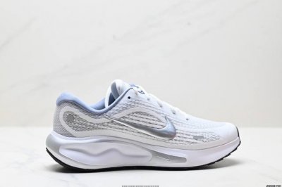 Corporate-Level Nike Journey Run Running Shoes Use A New Type Of Shock-Absorbing