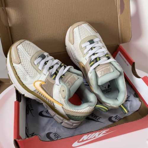 Nk V5 Kids' Shoes 26-37.5 This Nk Zoom Vomero 5 Kids' Sneaker Is So Cool! It's P