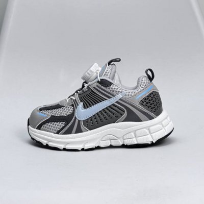 Nike Zoom Vomero 5 Retro Sports Shoes Blend Fashionable Style And Rich Layered D