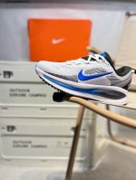 Nike Air Zoomx Vomero 18Th Generation Nike Moon Landing Shock Absorbing Running