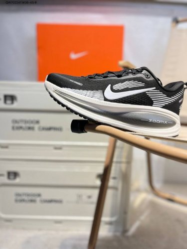 nike Vomero 18 Nike Comfortable Shock-Absorbing And Non-Slip Low-Top Running