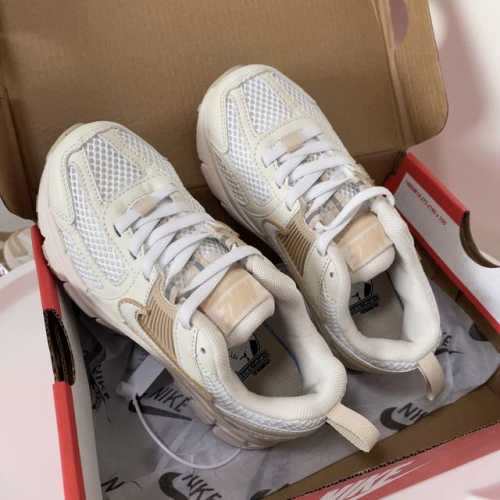 Nk V5 Kids' Shoes 26-37.5 This Nk Zoom Vomero 5 Kids' Sneaker Is So Cool! It's P