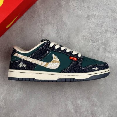 Local Core Private Stussy X Nike Dunk Sb Low Stussy X Nike Sb Low-Top Blue And W