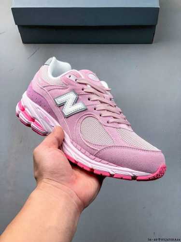 new Balance M1906Ri Nb Treasure Dad Shoe Model With Retro Elements And Textur