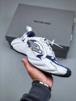 k Balenciaga 16Th Generation Monday Its Avant-Garde Design Exaggerated Volume