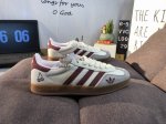 Company-Level Adidas Originals Gazelle Indoor Indoor Lv T-Toe Shoes. Slip-Resist