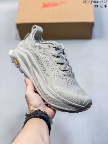 Company-Level Altra M Olympus 6 Shock-Absorbing And Rebound Lightweight Running