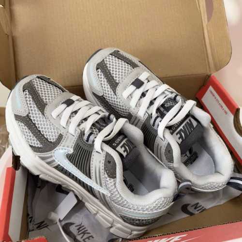 Nk V5 Kids' Shoes 26-37.5 This Nk Zoom Vomero 5 Kids' Sneaker Is So Cool! It's P