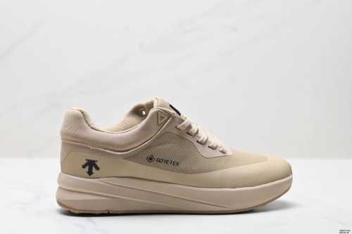 Corporate-Level Descente Boa Dual Is Urban Commuter Gore-Tex Fashionable, Comfor