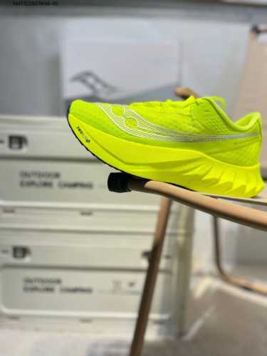 Saucony Endorphin Pro Coffee 4.0 Land Shark Speed Carbon Plate Training Running