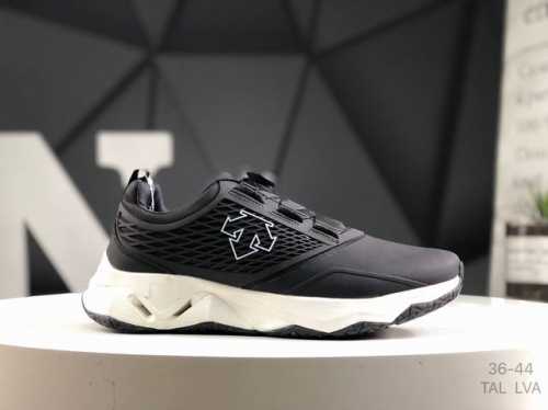 K L Descente Lightweight Cushioning Breathable Upper Fashionable Casual Sports W