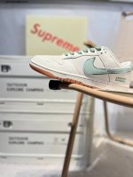 supreme X Nike Sb Dunk Low Made In A Big Factory Highly Recommend The New Col