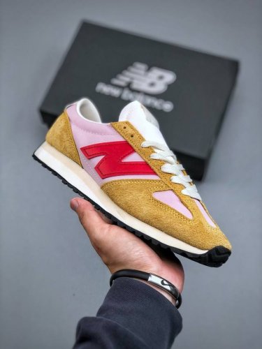 New Balance Nb 471 Series 471 Shoe Model Comes With Two Pairs Of Limited-Edition