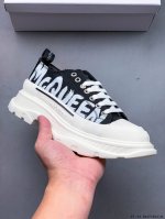 Alexander Mcqueen Tread Slick Classic Thick-Soled Platform Sneakers 0417282C21