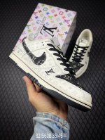 b Nike Dunk Sb Low New Color Custom Dunk Sb, As The Name Suggests, Has The Cl
