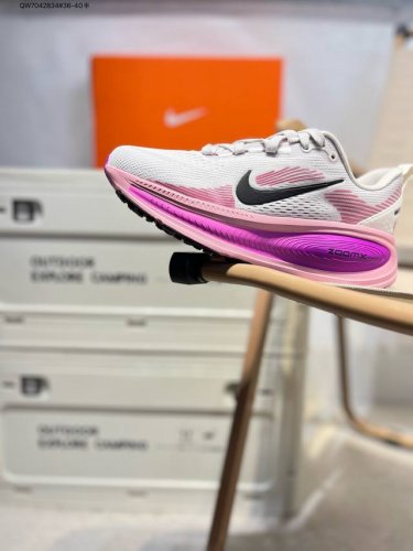 Nike Vomero 18 Comfortable Cushioning And Slip-Resistant Low-Top Running Shoes F