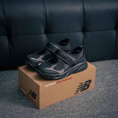 Core Private New Balance Breeze Mary Jane Low-Top Casual Shoes. Product Code: Sd