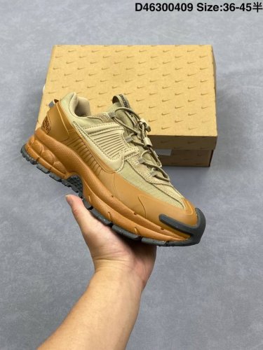 Company-Level Nike Zoom Vomero Roam Marathon Retro Running Five Generations Casu
