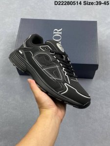 Dior High-End Luxury Brand, Embodies Sophisticated Elegance Dior Low-Top Sneaker