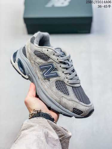 Company-Level New Balance 2010 Series New Balance Retro Dad-Style Mesh Running C