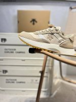 Descente Lightweight Cushioning Breathable Upper Fashionable Casual Sports Water