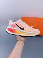 Nike Vomero 18 Thick-Soled Height-Increasing Dad-Style Running Shoes. The All-Ne