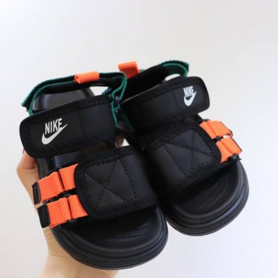 nk Soft-Soled Velcro Sandals The Leather Surface Is Spliced With Nylon Materi
