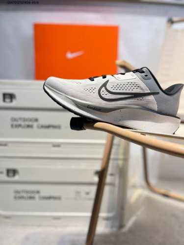 Nike Zoom Quest 6 Moon Landing Running Shoes Moon Landing Needle Eye Mesh Breath