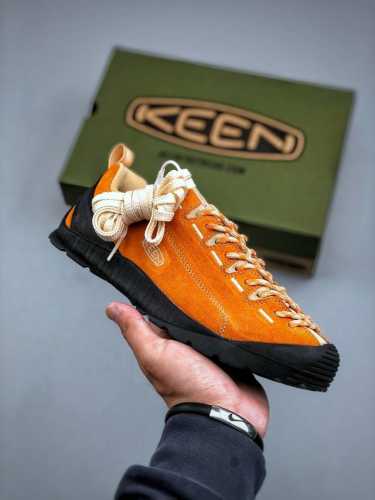 e Keen Japanese Street Retro Style. Looks Ugly But Looks Good. Spring And Sum