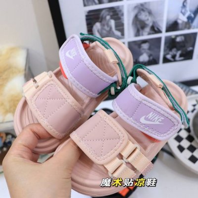 The Multiple Velcros On The Shoe Body Greatly Increase The Stability Of The Shoe