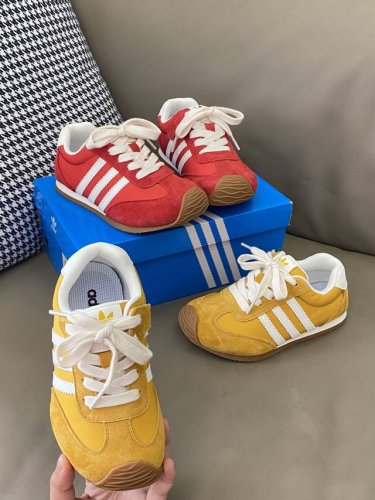Original Picture Straight Out Who Doesn't Have A Pair Of Sneakers This Summer? N