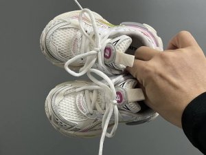 Parisian New Mesh 7.5Th Generation Children's Velcro Dad Shoes Size: 26-37 Class