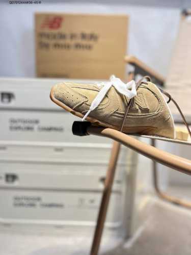 Miumiu X New Balance Nb24S Co-Branded Slippers. This Pair Of Sports Shoes Co-Bra