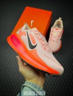 B Company-Grade Nike Journey Run Running Shoes Featuring New Cushioning Material