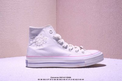 Converse Chuck Taylor 70S Seasonal The Star And Moon Embroidery Is Really Dreamy