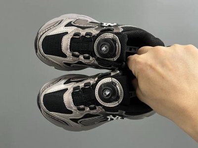 M Home Spring/Summer New Knob Mesh Children's Retro Running Shoes Size: 26-37 Cl