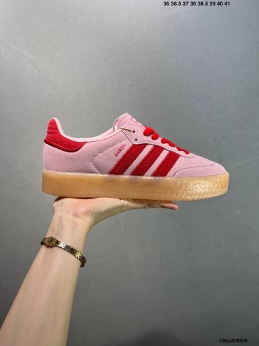 Adidas Originals Samba W - Versatile Essential. The Adidas Originals Samba Was B