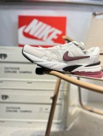 Nike V2K Runtekk Cushioning And Slip-Resistant Low-Top Retro Dad Running Shoes.