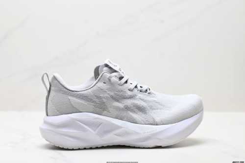 Company-Grade Asics Novablast 5 Lightweight Running Shoes. Low-Top Lightweight,