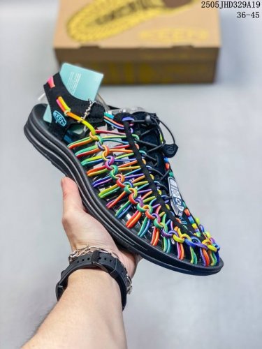 Men's And Women's Shoes Are Made Of Imported Machines. Two Nylon Ropes Are Combi