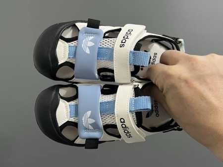 A New Arrival Leather-Upper Perforated Children's Sandals Size: 26-37 Premium Le - Click Image to Close