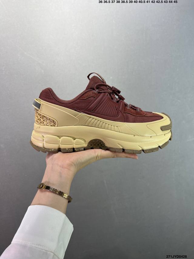 Company-Level Nike Zoom Vomero Roam Marathon Retro Running Five Generations Leis