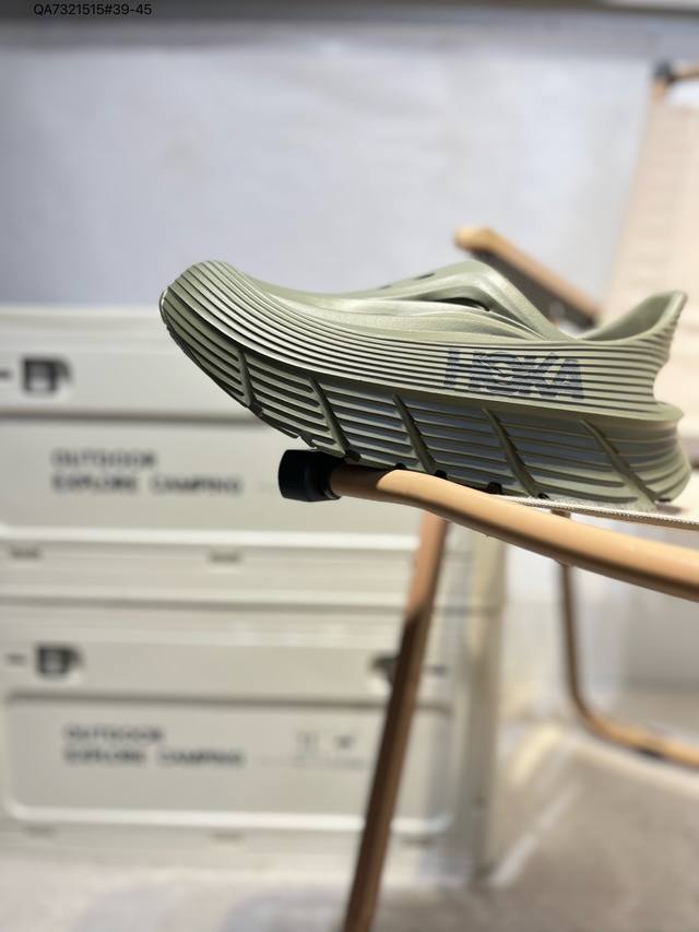 Futuristic Silhouette, American Emerging Running Shoe Brand Hoka One One Ora Rec