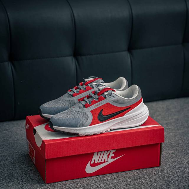 The Design Of The Nike Star Runner 5 Shoe Is Very Modern. The Streamlined Appear