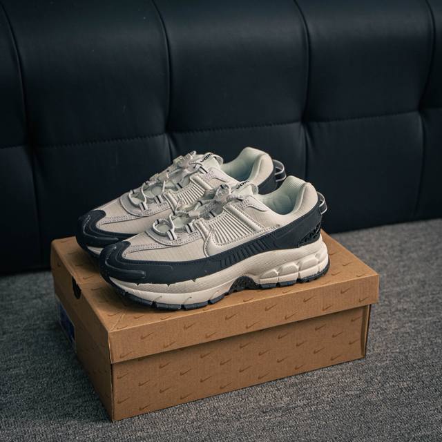 Core Private Nike Zoom Vomero Roam Marathon Retro Running Fifth Generation Casua