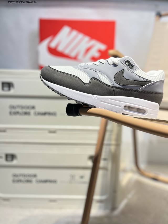 Nk Air Max 1 The First Generation Of Retro Air Cushion Running Shoes Was Designe