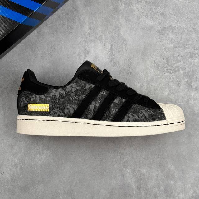 Local Core Private Adidas Originals Superstar X Supreme Black Gold Low-Top Versa